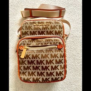 Signature-print Jet Set Travel bag, new w/o tags